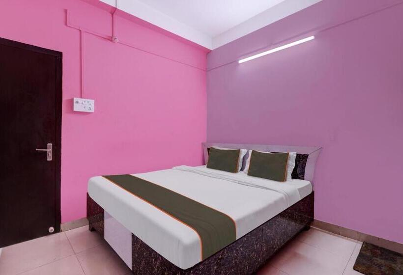 חדר קלאסי לשלושה, Sawkmie