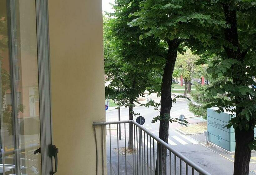اتاق استاندارد با بالکن, Peppe Home Fontana Del Trianon
