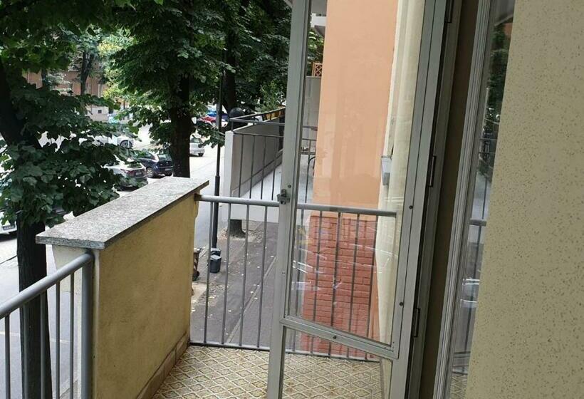 اتاق استاندارد با بالکن, Peppe Home Fontana Del Trianon