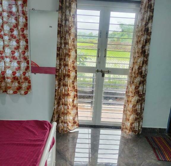 Семейный Номер Вид на Горы, Sahyadri Hotel And Room Stay