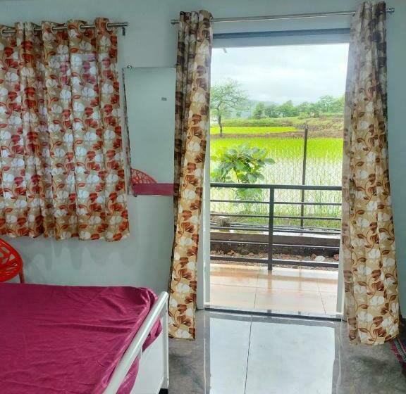 Семейный Номер Вид на Горы, Sahyadri Hotel And Room Stay