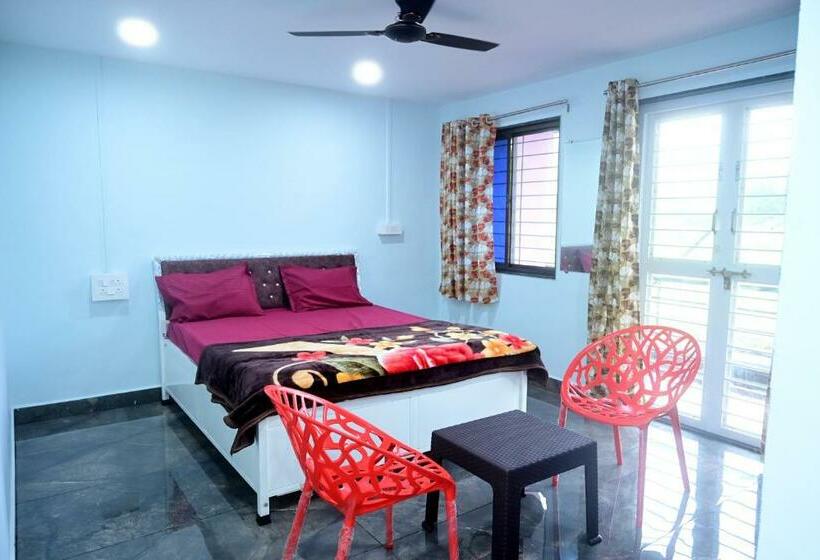 Семейный Номер Вид на Горы, Sahyadri Hotel And Room Stay