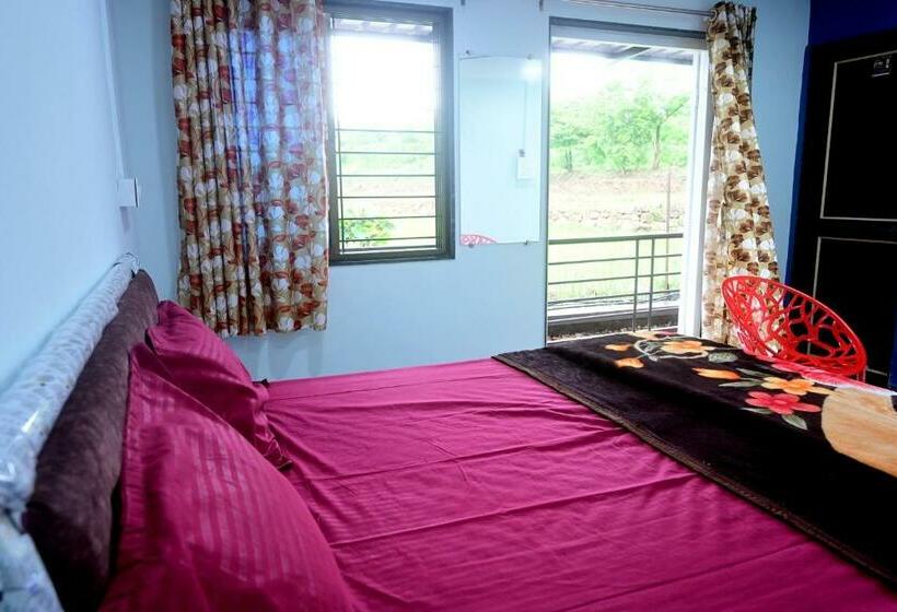 Семейный Номер, Sahyadri Hotel And Room Stay