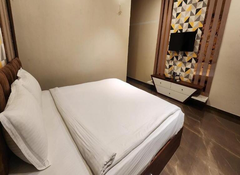 Номер Deluxe, The Mint Nanded