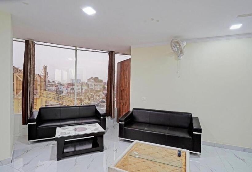 Habitació Triple Clàssica, Oyo Flagship Hotel Jojo In