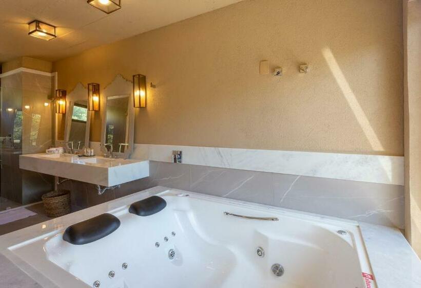 Bungalow Deluxe, Quinta Dos Manacás Pousada   Pedra Azul   Rota Dos Lagos