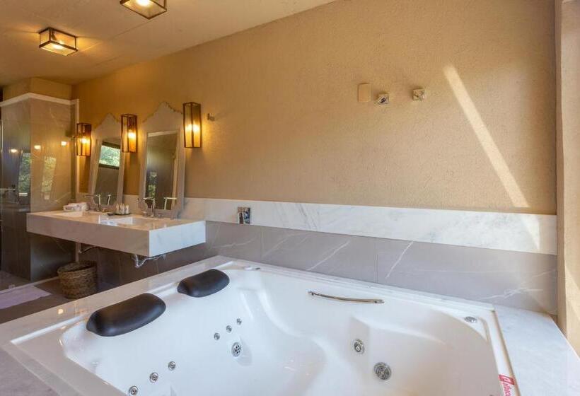 Bungalow Superior, Quinta Dos Manacás Pousada   Pedra Azul   Rota Dos Lagos