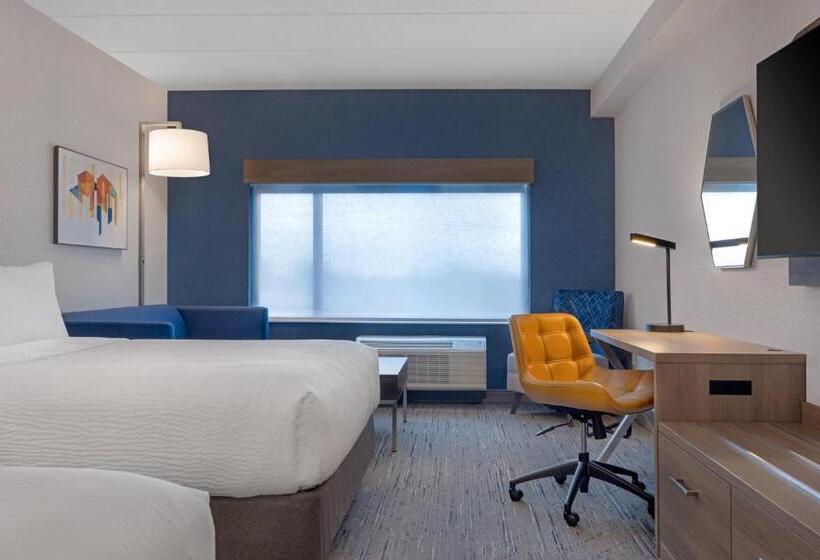 带特大床的标准间, Holiday Inn Express & Suites St Thomas