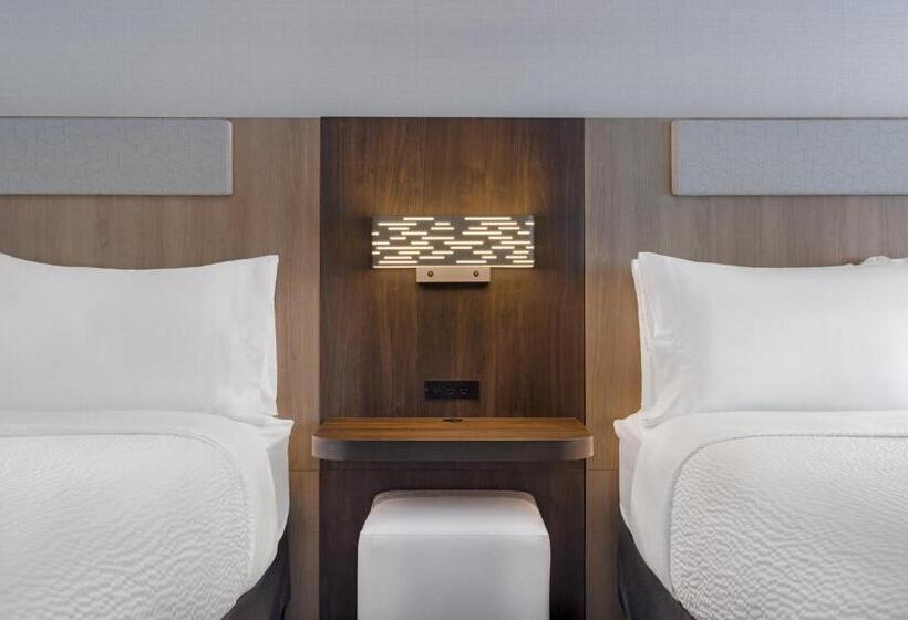 غرفة قياسية سرير ملكى, Holiday Inn Express & Suites St Thomas