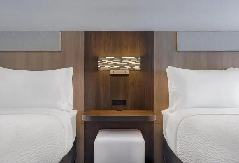Standard-huone Queen-vuode, Holiday Inn Express & Suites St Thomas