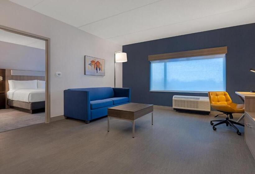 جناح, Holiday Inn Express & Suites St Thomas