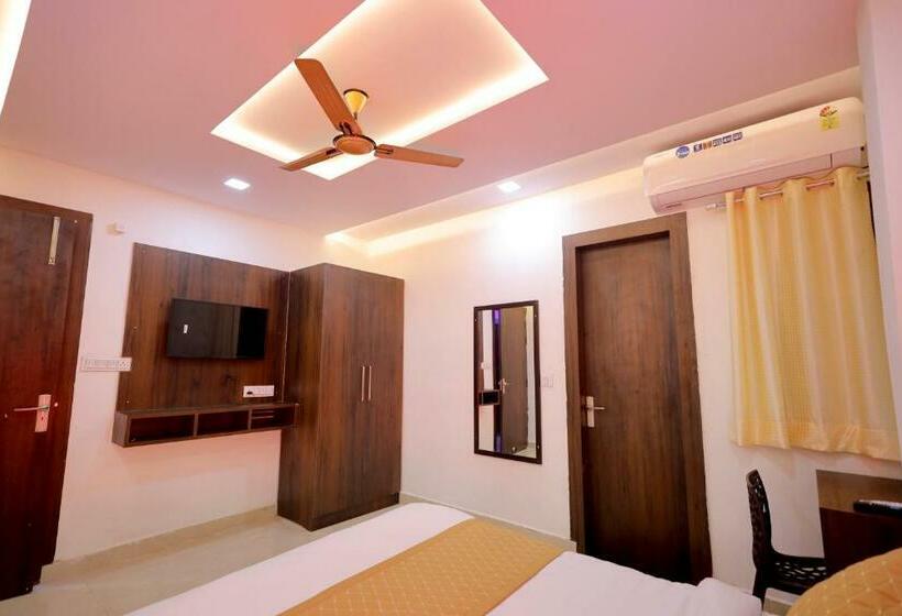 Deluxe Room, Fabhotel Vishal Palace