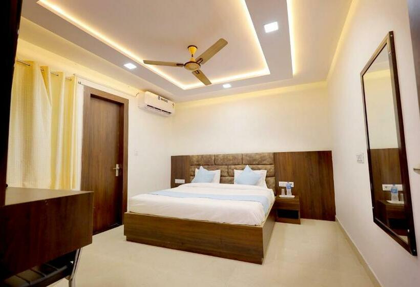 Deluxe Room, Fabhotel Vishal Palace