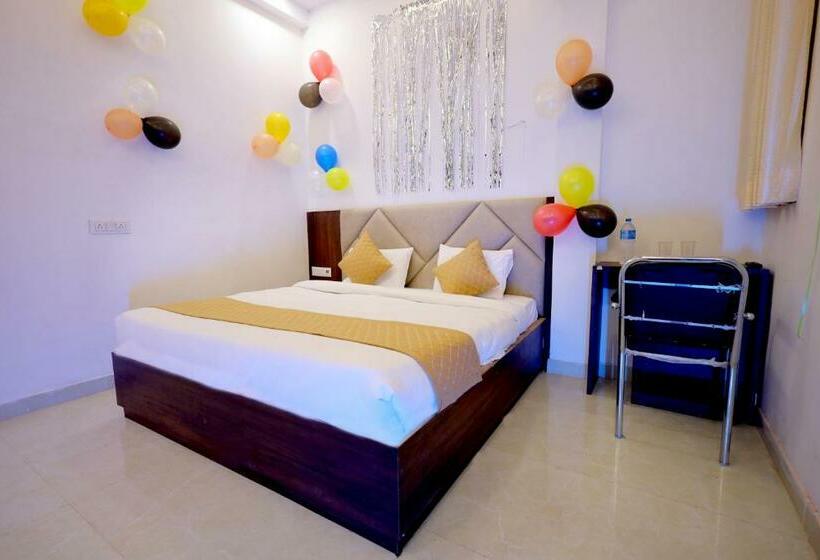 Deluxe Room, Fabhotel Vishal Palace