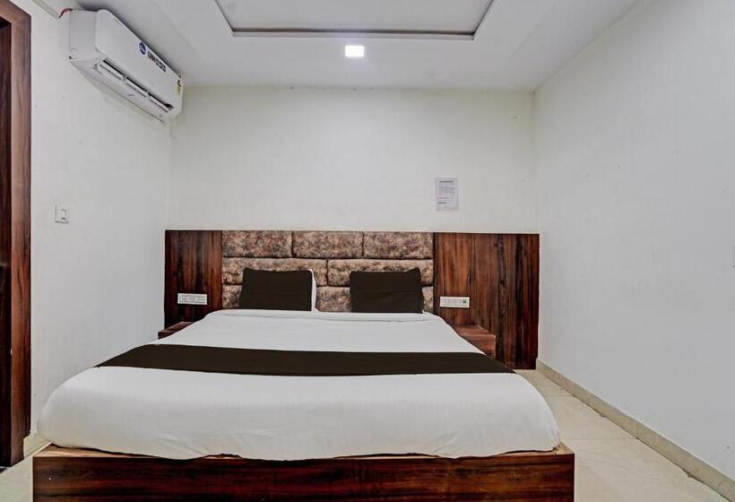 Triple Classic Room, Fabhotel Vishal Palace