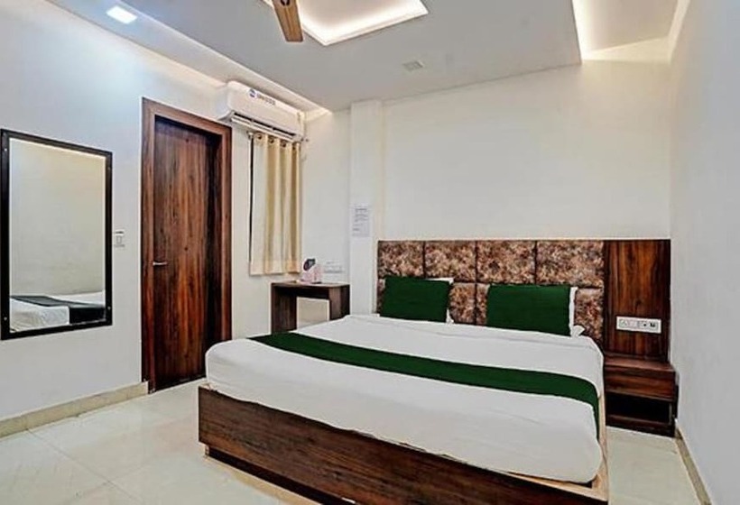 Deluxe Room, Fabhotel Vishal Palace
