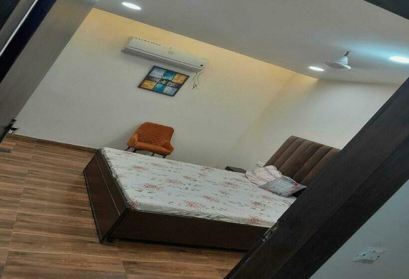 חדר קלאסי לשלושה, Oyo Hotel Highway Inn