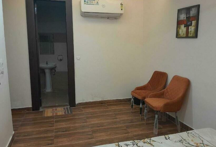 חדר קלאסי לשלושה, Oyo Hotel Highway Inn