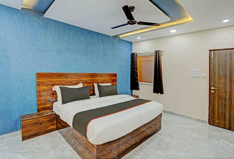 Quarto Triplo Clássico, Fabhotel Dream Inn