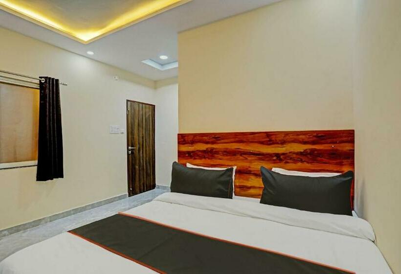Quarto Triplo Clássico, Fabhotel Dream Inn