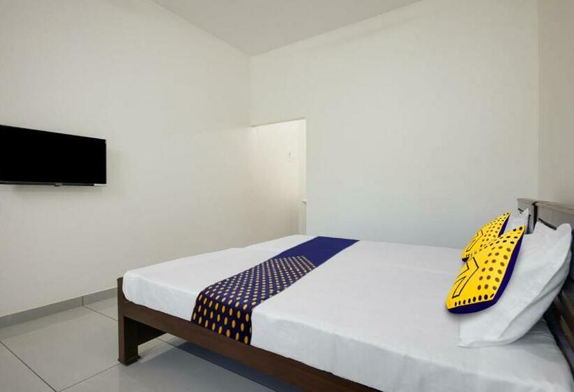 غرفة كلاسيكية ثلاثية, Al Ameen Punnapra