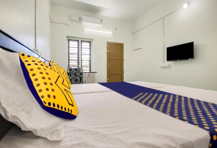 غرفة كلاسيكية ثلاثية, Al Ameen Punnapra