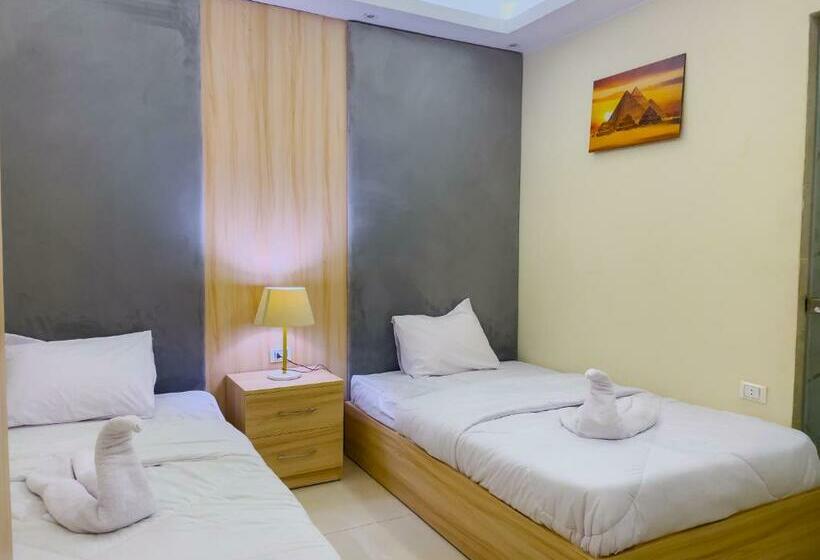 اتاق استاندارد, Jumeirah Jacuzzi Pyramids View Inn