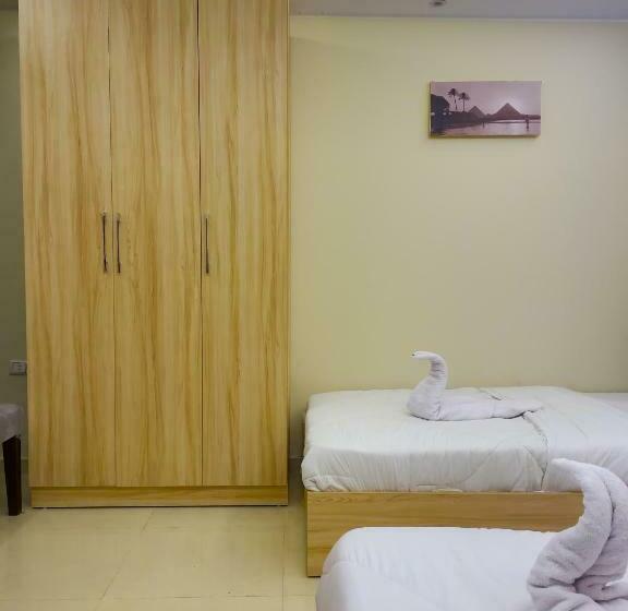 اتاق استاندارد, Jumeirah Jacuzzi Pyramids View Inn