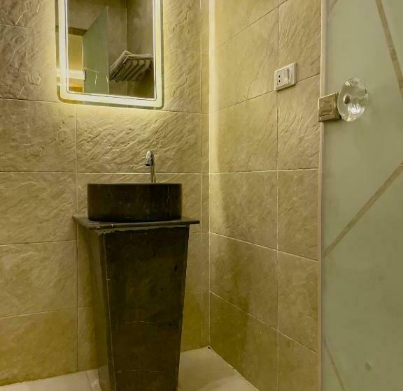 اتاق استاندارد, Jumeirah Jacuzzi Pyramids View Inn