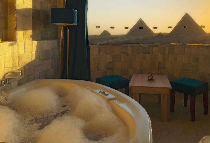 اتاق سوپریور با تخت بزرگ, Jumeirah Jacuzzi Pyramids View Inn