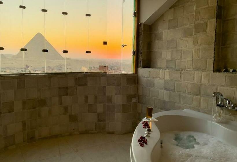 اتاق سوپریور با تخت بزرگ, Jumeirah Jacuzzi Pyramids View Inn
