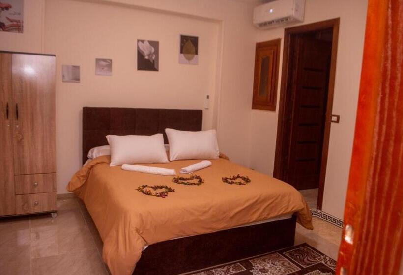 اتاق استاندارد, Jumeirah Jacuzzi Pyramids View Inn