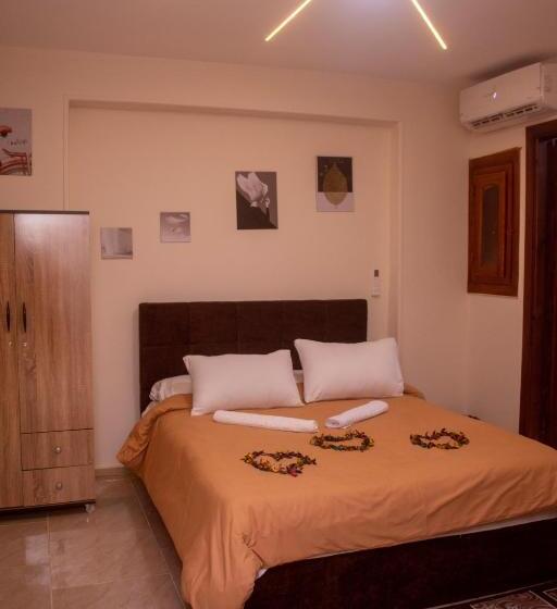 اتاق استاندارد, Jumeirah Jacuzzi Pyramids View Inn