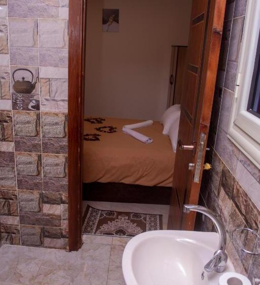 اتاق استاندارد, Jumeirah Jacuzzi Pyramids View Inn