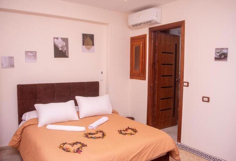 اتاق استاندارد, Jumeirah Jacuzzi Pyramids View Inn