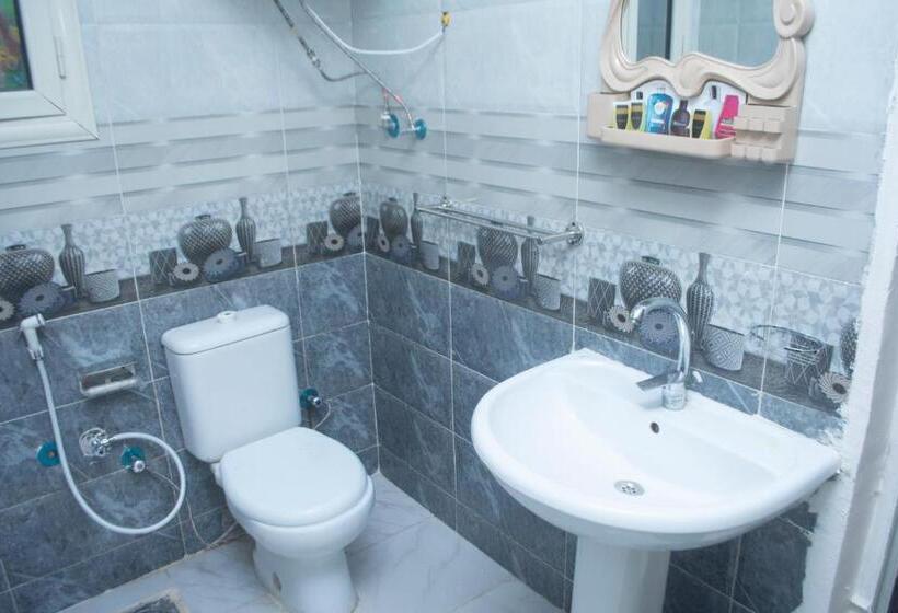 اتاق استاندارد, Jumeirah Jacuzzi Pyramids View Inn