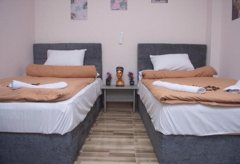 اتاق استاندارد, Jumeirah Jacuzzi Pyramids View Inn