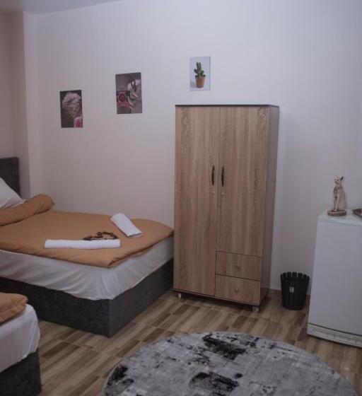 اتاق استاندارد, Jumeirah Jacuzzi Pyramids View Inn