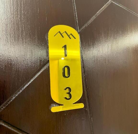 اتاق استاندارد, Jumeirah Jacuzzi Pyramids View Inn