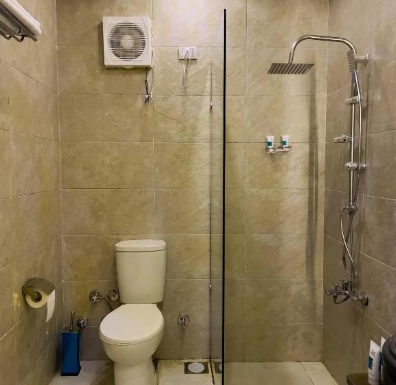 اتاق خانوادگی, Jumeirah Jacuzzi Pyramids View Inn