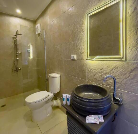اتاق سوپریور با تخت بزرگ, Jumeirah Jacuzzi Pyramids View Inn