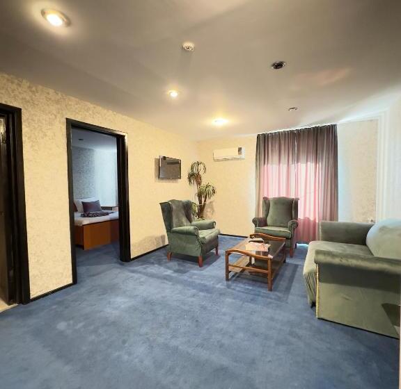 סוויטה משפחתית, Rosemary Inn