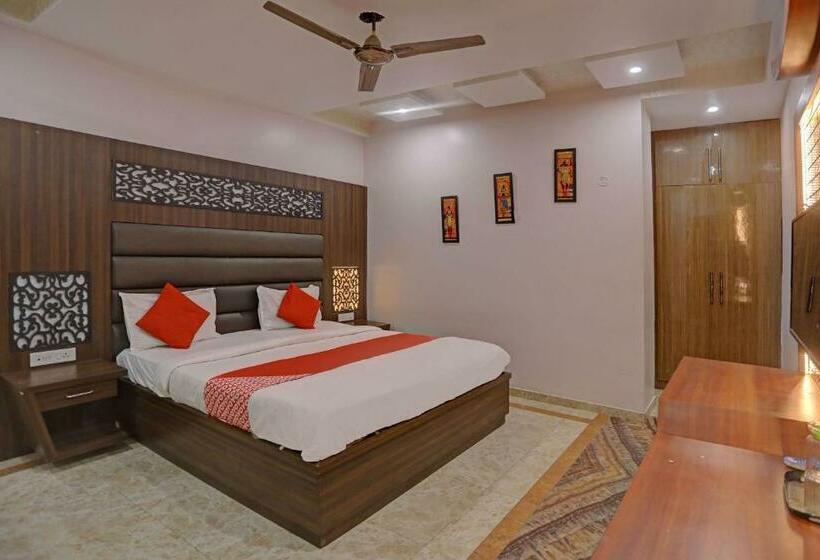 トリプルクラシックルーム, Oyo Flagship Hotel Kashi
