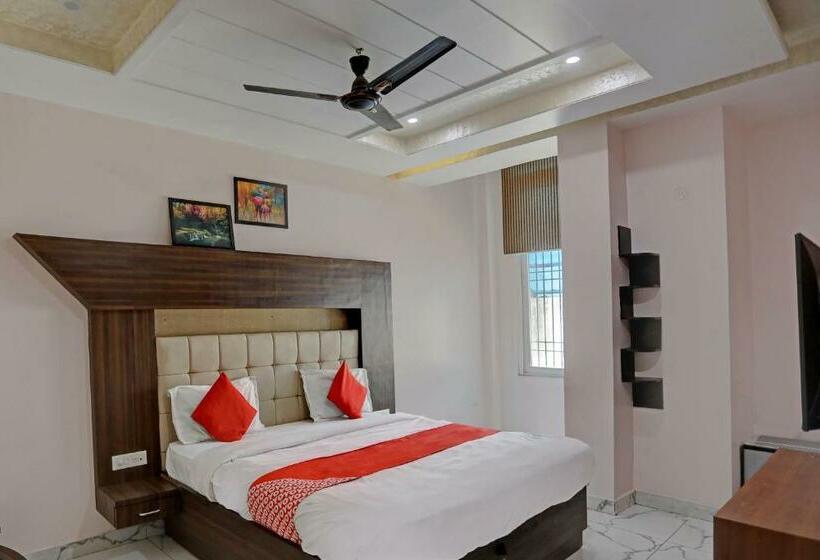 Quarto Triplo Clássico, Oyo Flagship Hotel Kashi