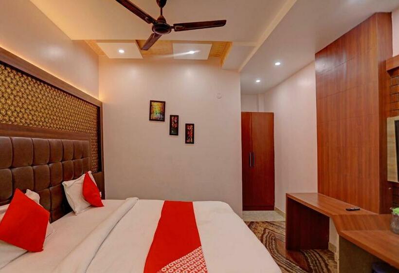 Quarto Triplo Clássico, Oyo Flagship Hotel Kashi