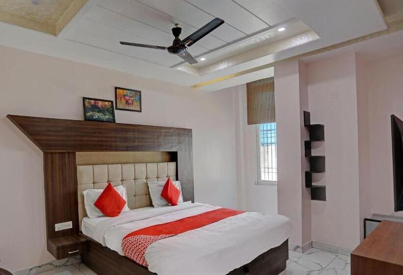 Quarto Triplo Clássico, Oyo Flagship Hotel Kashi