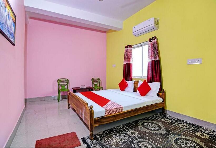 اتاق لوکس سه تخته, Oyo Flagship Hotel Utkal Grand