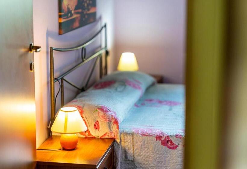 דירת חדר, L Olmo Di Casigliano