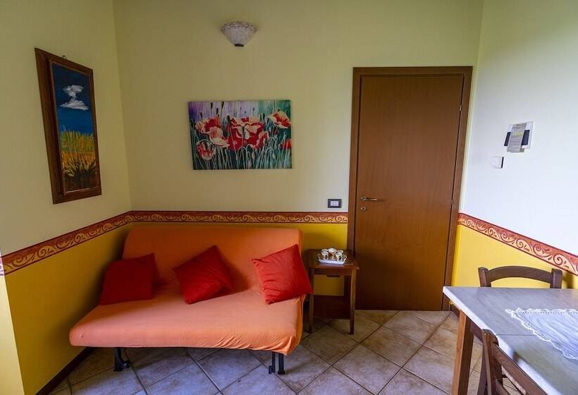 דירת חדר, L Olmo Di Casigliano