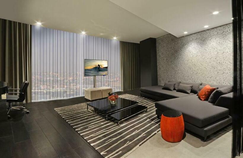 مجموعه ویستا شهر, Amman Rotana